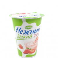 Йогурт Campina Нежный с соком клубники 0,1%, 320 гр